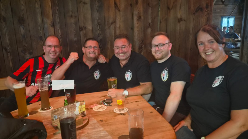 Impression 3 – Gemeinsam Fußball schauen im Aldis Stadl