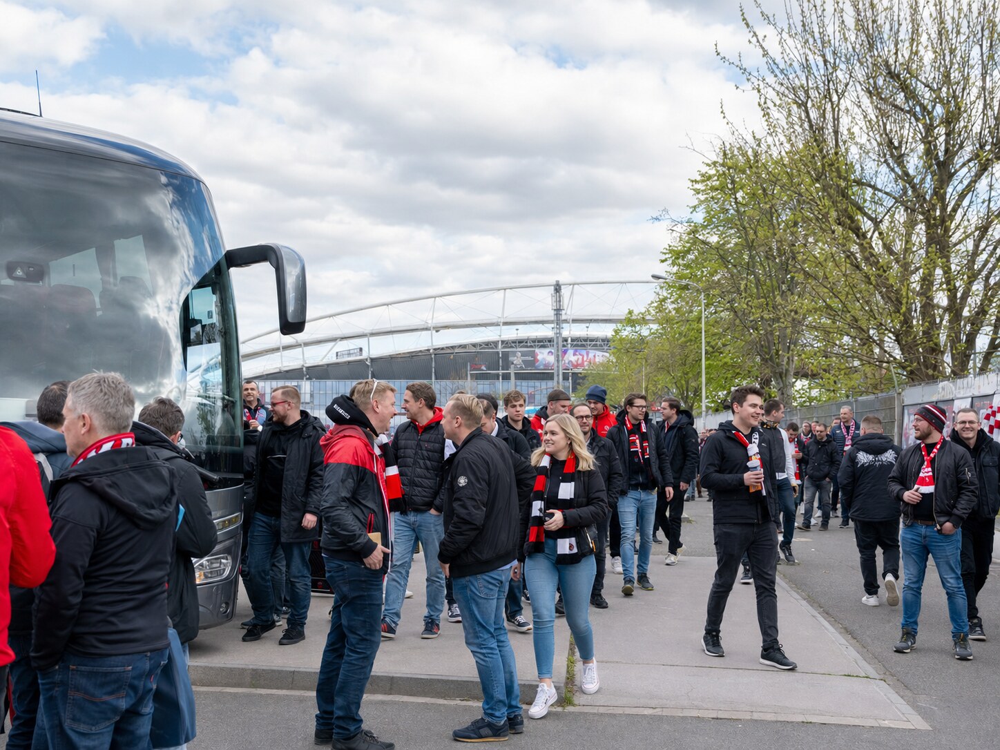 Fans des EFC Cappeler Adler auf der Auswärtsfahrt nach Leipzig
